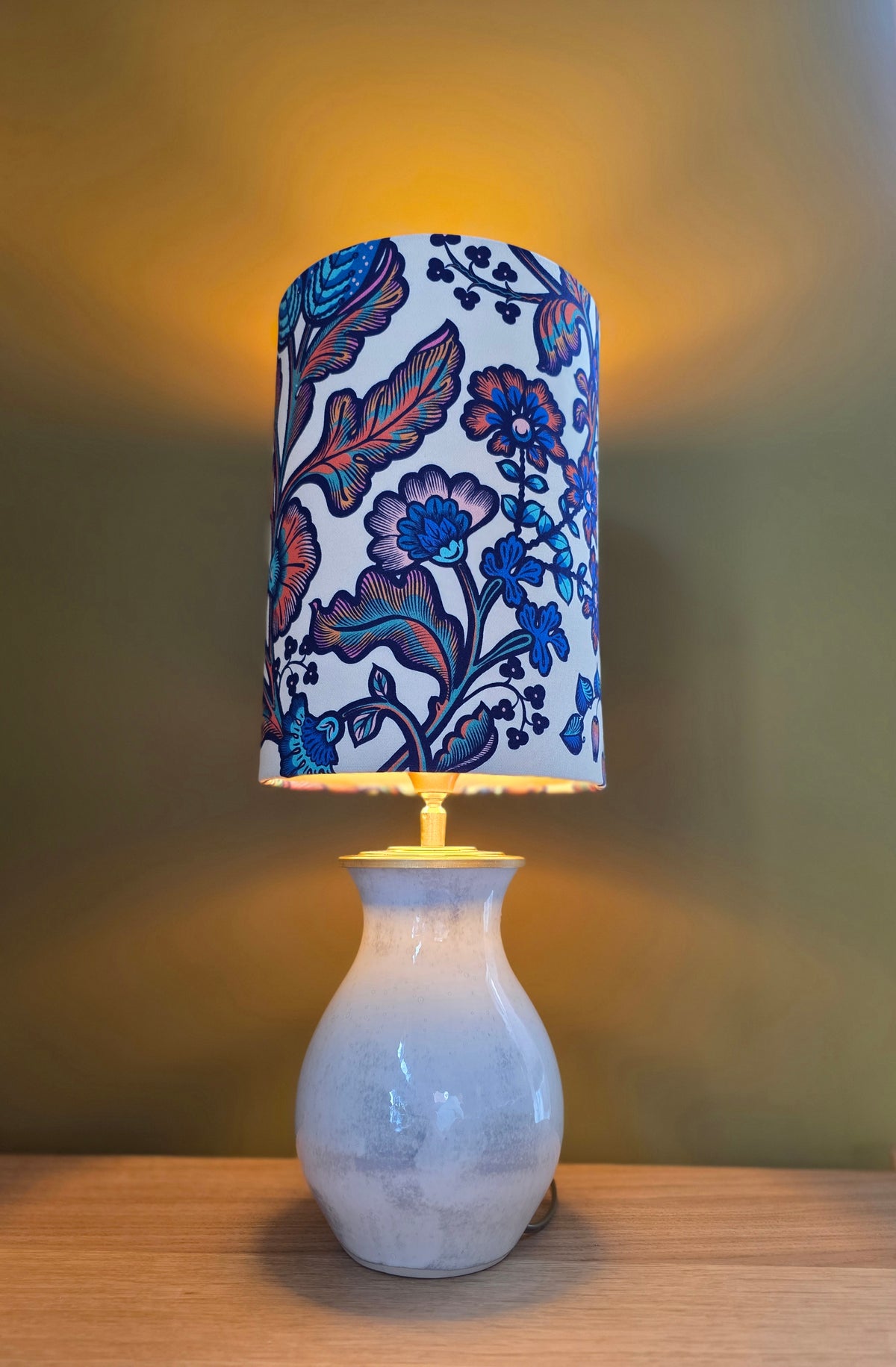 Lamp Belle wit gekleurde bloemen